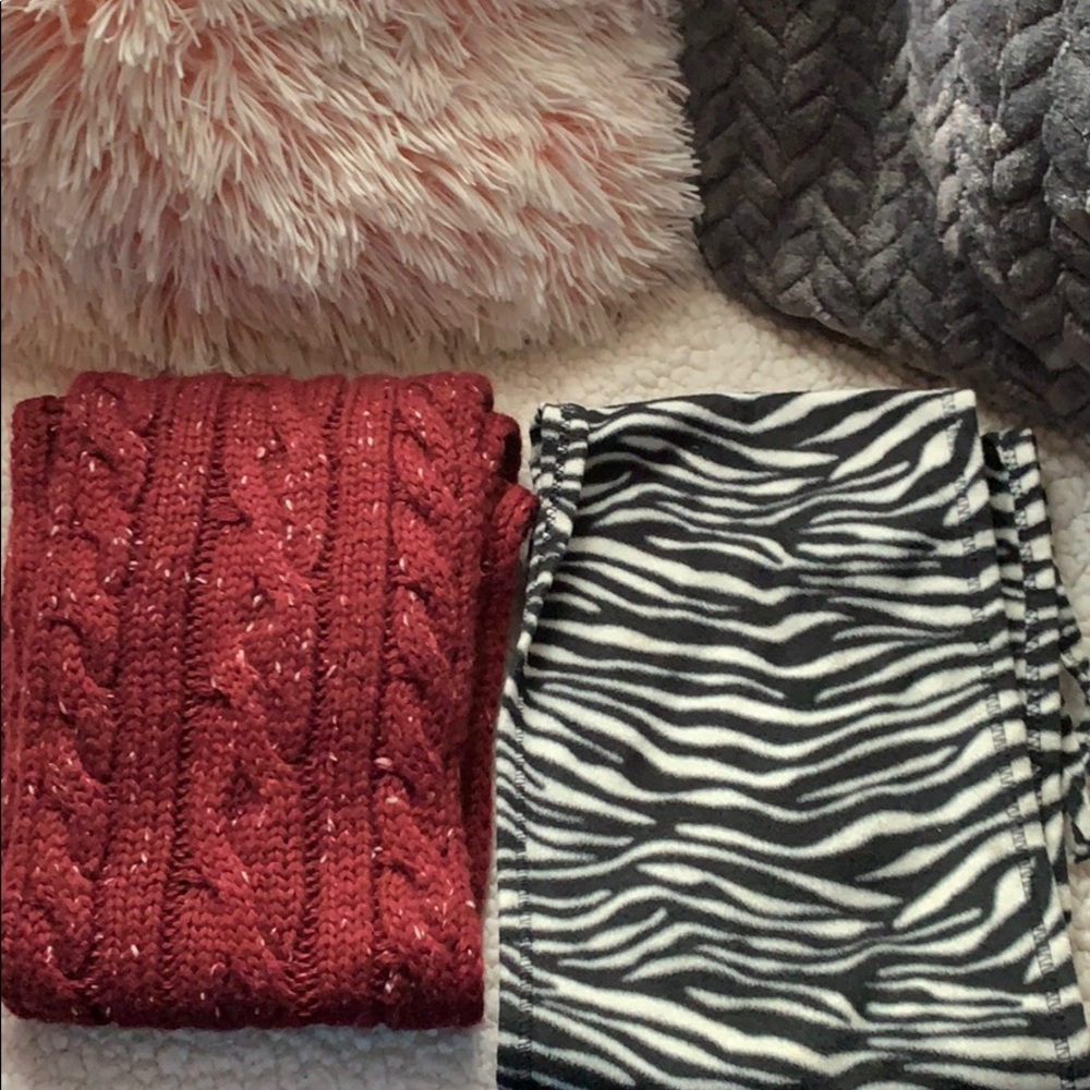 Two long scarves for the price of one!😳😳😳🤯